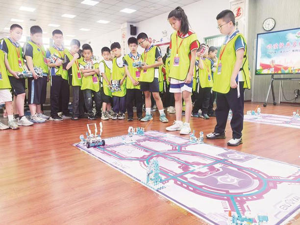 平和:机器人赛场竞技(图1)